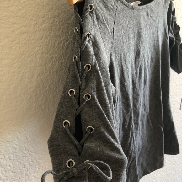 NWT off the shoulder top with lace up detail - Picture 2 of 2